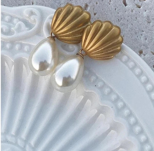 MICHELLE shell pearl earrings